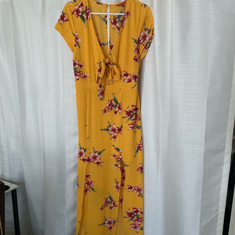 Guess M yellow floral dress